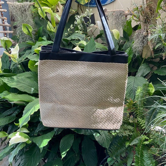 VERSACE PARFUMS GOLD METALLIC TOTE BAG NWOT - Picture 4 of 9